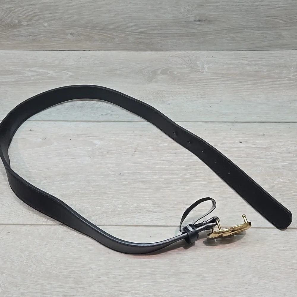 Gucci Women Black Leather Belt with Interlocking Gold Double-G Buckle